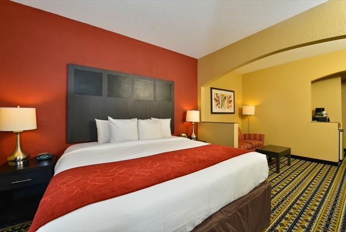 Comfort Suites Monroe Bagian luar foto