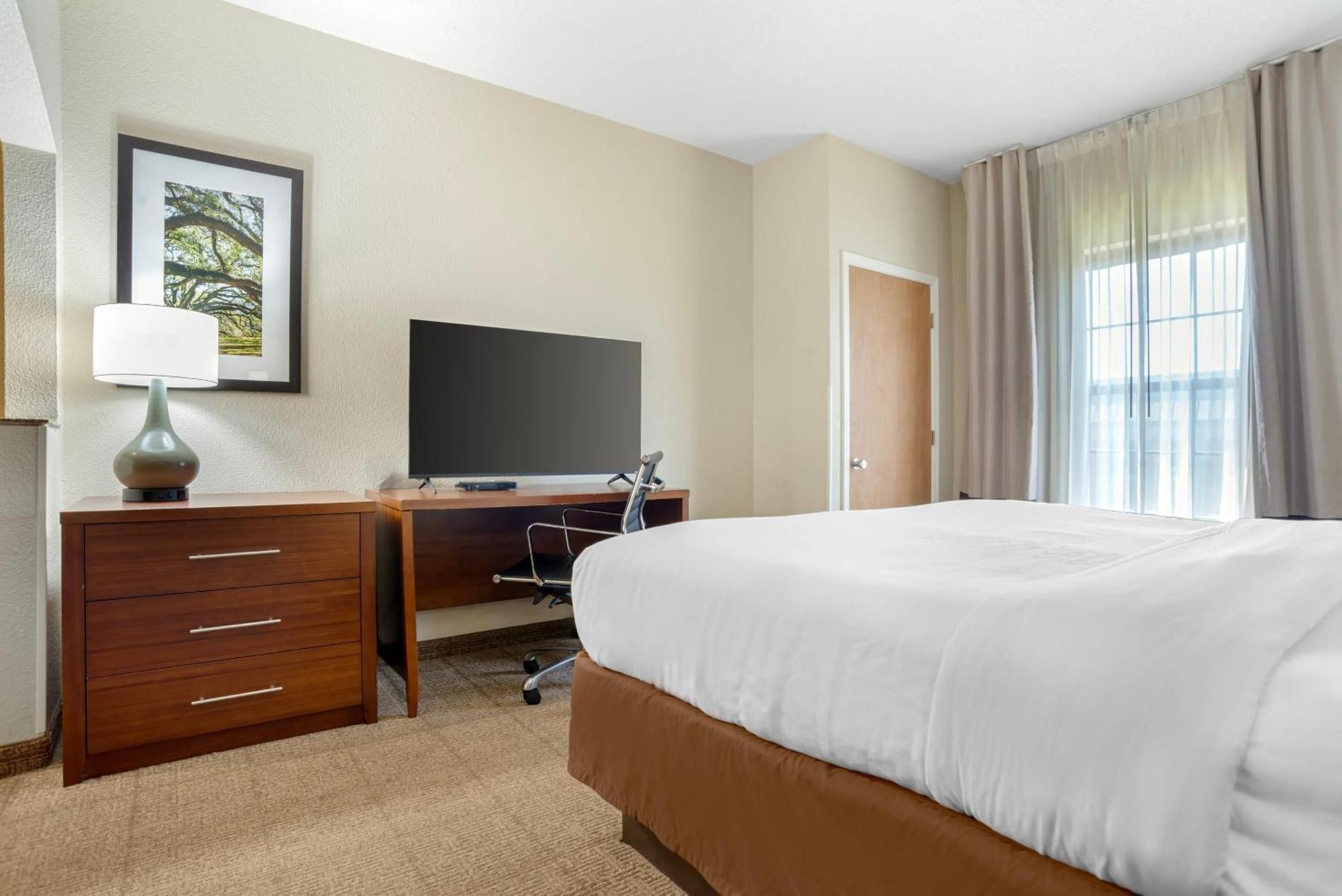 Comfort Suites Monroe Bagian luar foto