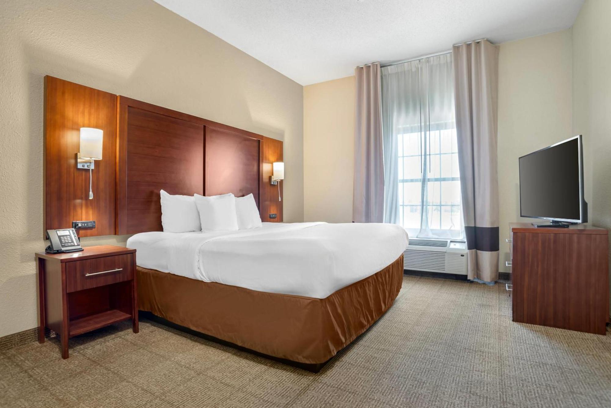 Comfort Suites Monroe Bagian luar foto